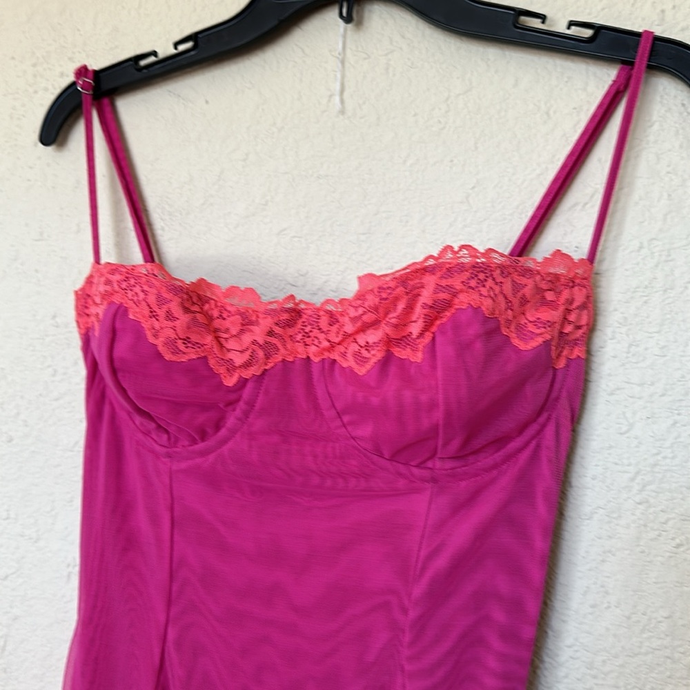 HOUSE OF CB 'Aiza' Raspberry Lace Trimmed‎ Maxi Dress NWOT size XS - Picture 5 of 15